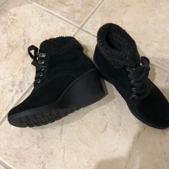 Size 6. Suede ankle wedge boots. - Picture 1 of 5